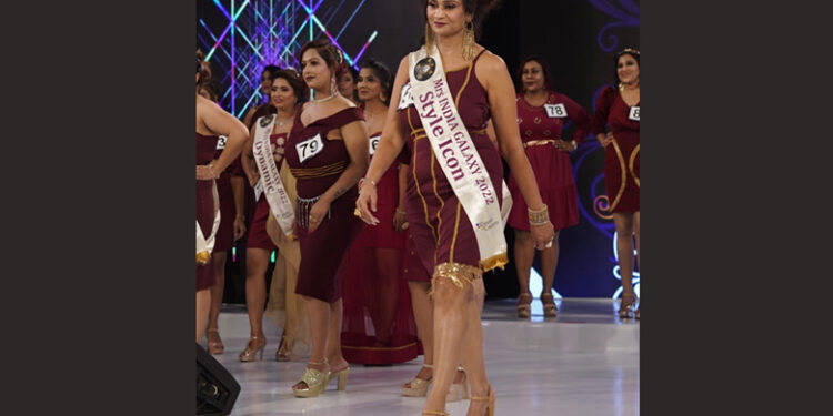 Anju Singh bags subtitle Style Icon and awarded as Most Talented at Mrs.India Galaxy 2022