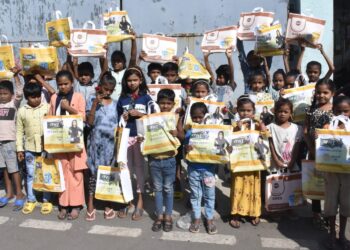 Vastu Dairy celebrates World Food Day with fine dining for slum kids