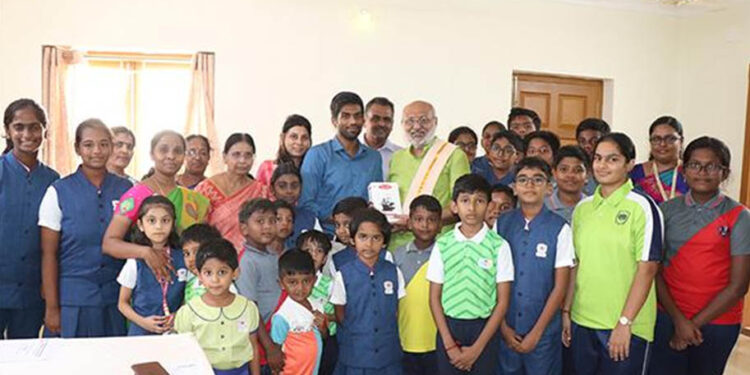 "Governor of Jharkhand Blesses Frontline Schools' 25 Aspiring Record-Breakers Pursuing Individual World Records"