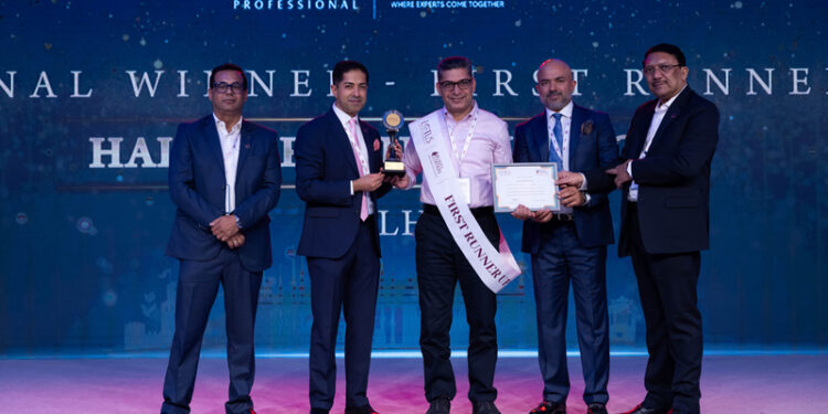 Mr. Nitin Passi, Chairman and Managing Director, Lotus Herbals with National Winner- Hair Cafe Unisex Salon, North and Mr. Dipin Passi, Joint Managing Director, Lotus Herbals