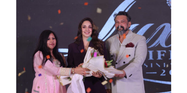 WBR Corp Chairman Mr. S K Sahu and Director Ms. Shilpa Gupta welcomes Chief Guest Ms. Kiara Advani